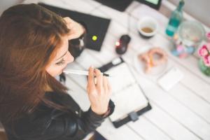 Mehr über den Artikel erfahren „Ich habe eine Frage zur Stellenausschreibung“ – Anruf vor der Bewerbung?